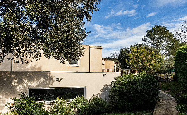 Architect Designed Detached Villa with Pool and Open Views