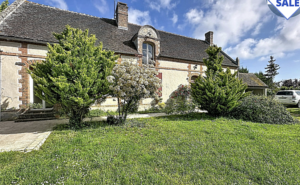 Property_For_Sale_in_France_with_Cle_France_Join_our_mailing_List_AXL06000_1.56