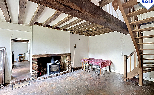 Property_For_Sale_in_France_with_Cle_France_Join_our_mailing_List_AXL06000_2.28