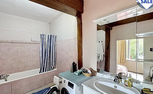 Property_For_Sale_in_France_with_Cle_France_Join_our_mailing_List_AXL06000_2.35