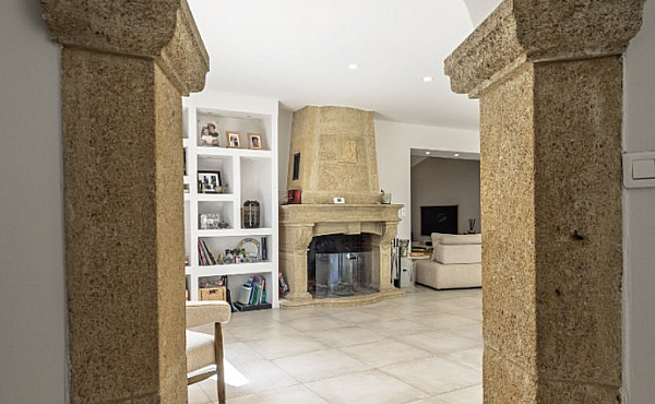 Property_For_Sale_in_France_with_Cle_France_Join_our_mailing_List_AXL06029_8.19