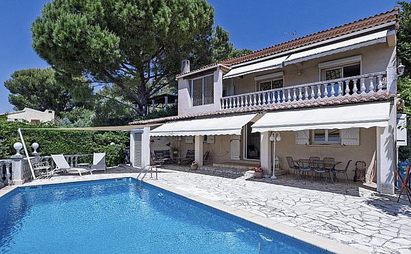 Property_For_Sale_in_France_with_Cle_France_Join_our_mailing_List_AXL06057_2.56