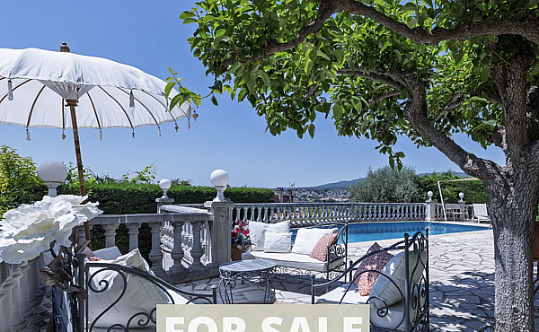 Property_For_Sale_in_France_with_Cle_France_Join_our_mailing_List_AXL06057_3.13