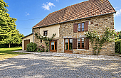 Stunning Detached House with Landscaped Garden