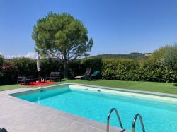 Lovely Villa with Pool and View of Pyrenees Mountains