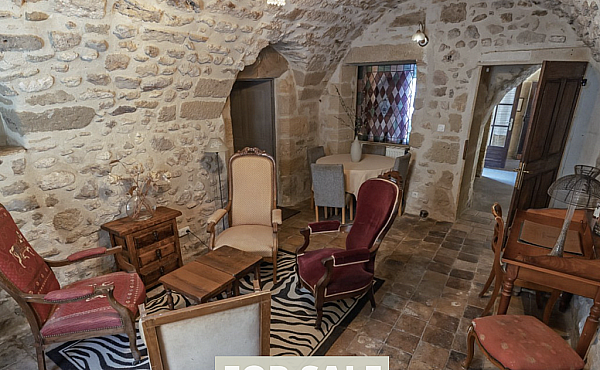 Property_For_Sale_in_France_with_Cle_France_Join_our_mailing_List_AXL06114_6.00