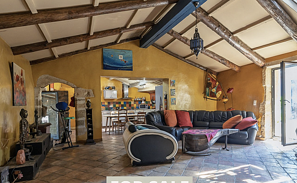 Property_For_Sale_in_France_with_Cle_France_Join_our_mailing_List_AXL06114_6.24