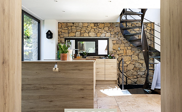 Property_For_Sale_in_France_with_Cle_France_Join_our_mailing_List_AXL06123_1.00