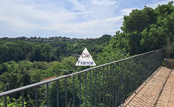 Property_For_Sale_in_France_with_Cle_France_Join_our_mailing_List_AXL06127_8.18