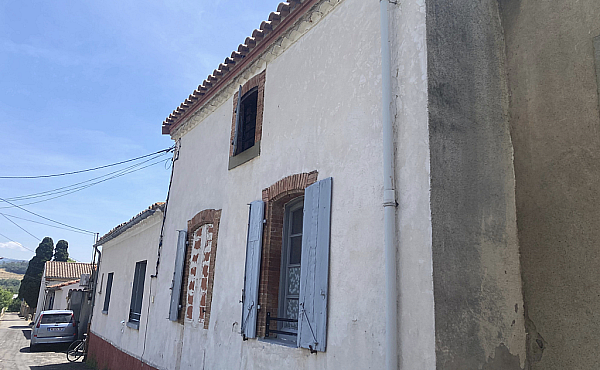 Village House with Indoor Swimming Pool and Garden