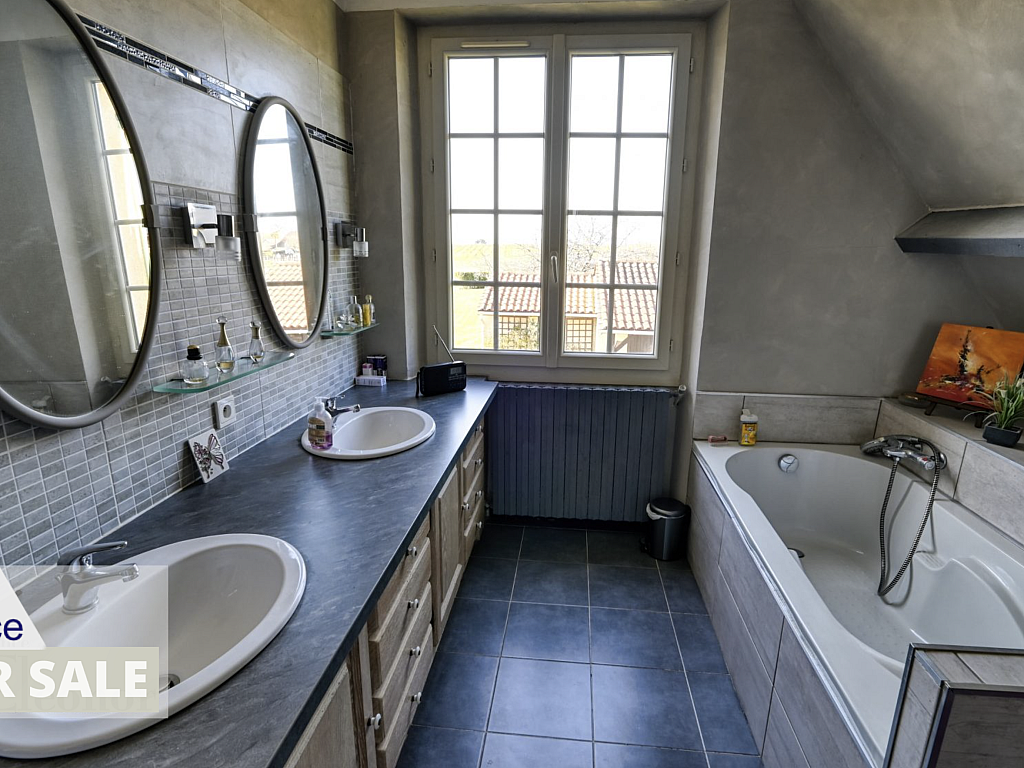 Property_For_Sale_in_France_with_Cle_France_Join_our_mailing_List_VAA00102_VAA00102_0.54