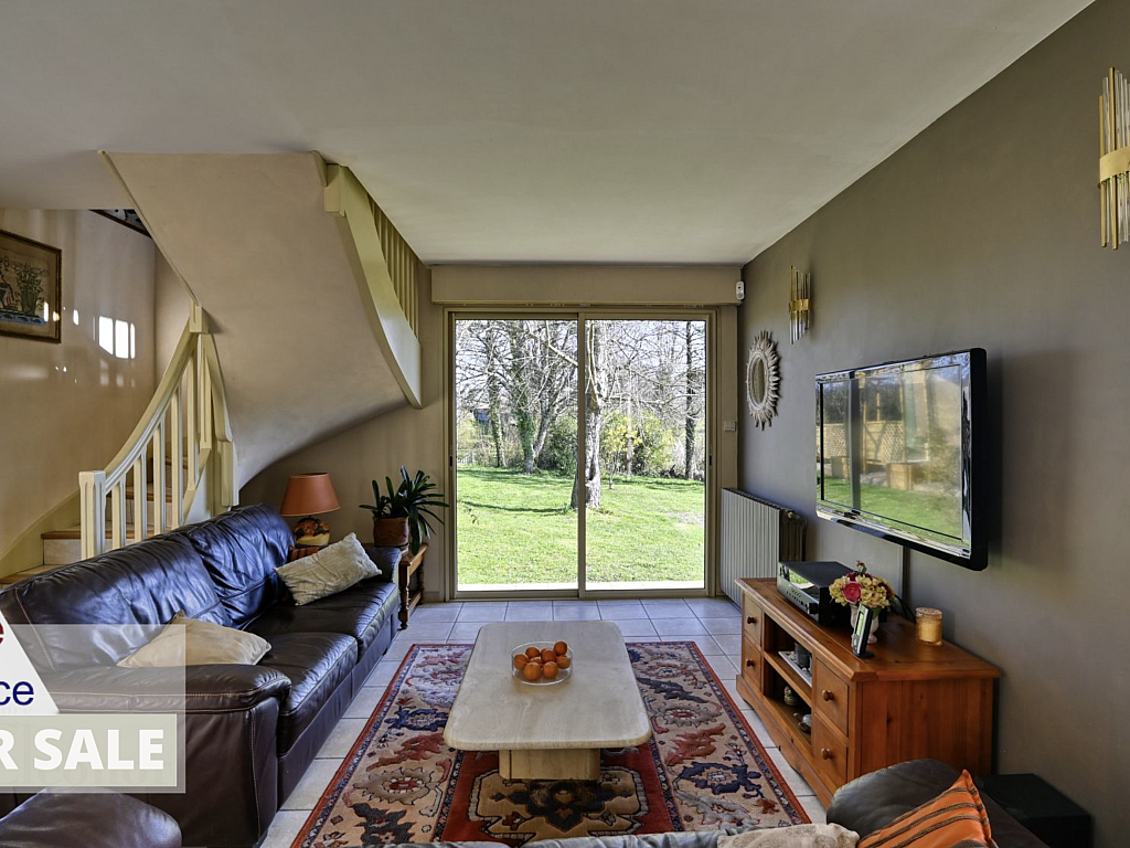 Property_For_Sale_in_France_with_Cle_France_Join_our_mailing_List_VAA00102_VAA00102_0.58
