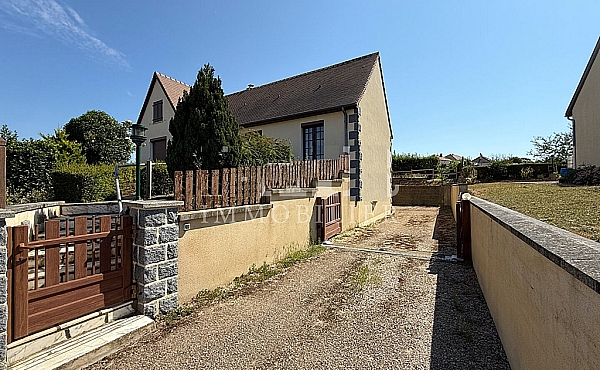Property_For_Sale_in_France_with_Cle_France_Join_our_mailing_List_DJV06181_b