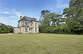 Stunning Manor House in Middle of Garden Plot by the Coast