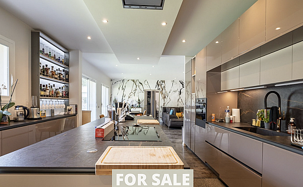 Property_For_Sale_in_France_with_Cle_France_Join_our_mailing_List_AXL06133_6.04