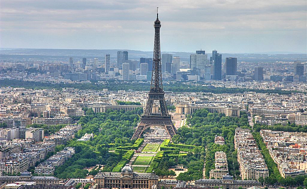 Paris_Skyline_Lead_Image_Cle_France_Property_sales_AXL06136