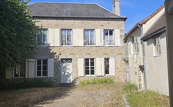 Property_For_Sale_in_France_with_Cle_France_Join_our_mailing_List_DJV06191_8.51