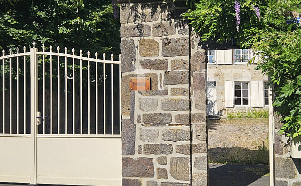 Property_For_Sale_in_France_with_Cle_France_Join_our_mailing_List_DJV06191_9.00