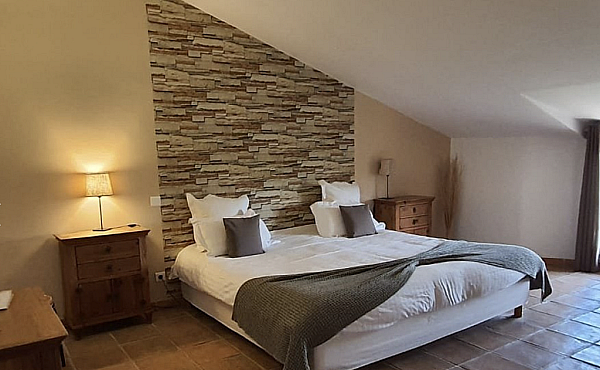 Property_For_Sale_in_France_with_Cle_France_Join_our_mailing_List_AXL06161_2.16