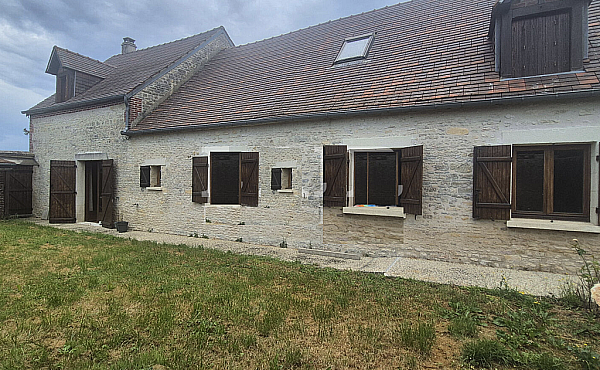 Property_For_Sale_in_France_with_Cle_France_Join_our_mailing_List_DJV06200_00
