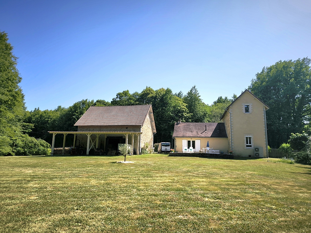 Property_For_Sale_in_France_with_Cle_France_Join_our_mailing_List_AMR00132_22_162050 1