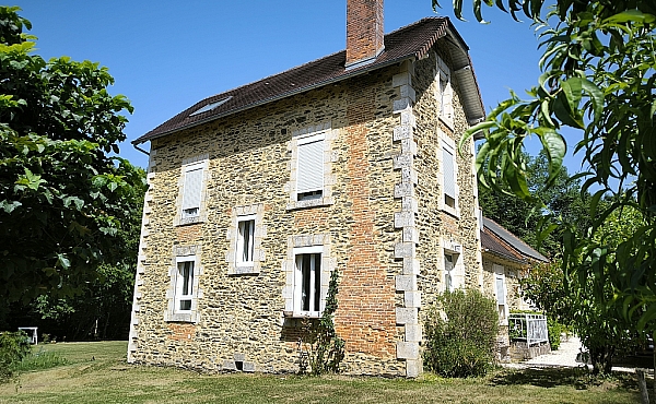 Property_For_Sale_in_France_with_Cle_France_Join_our_mailing_List_AMR00132_22_161121