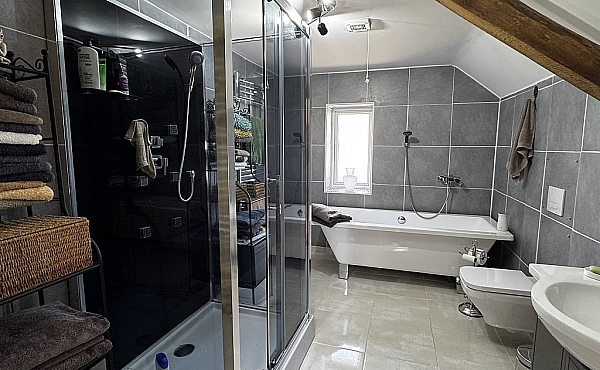 Property_For_Sale_in_France_with_Cle_France_Join_our_mailing_List_AXL06204_8