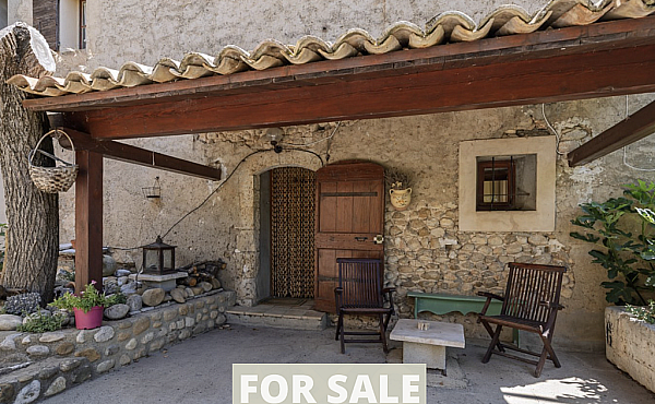 Property_For_Sale_in_France_with_Cle_France_Join_our_mailing_List_DJV06172_6.05