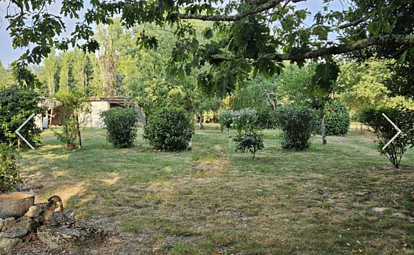 Property_For_Sale_Cle_France_AXL06108_8.15
