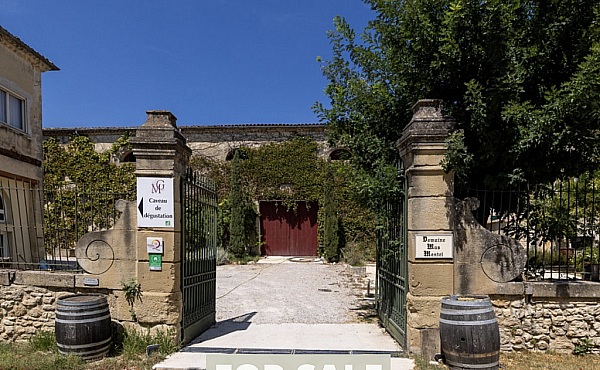 Property_For_Sale_in_France_with_Cle_France_Join_our_mailing_List_AXL06207_3.33