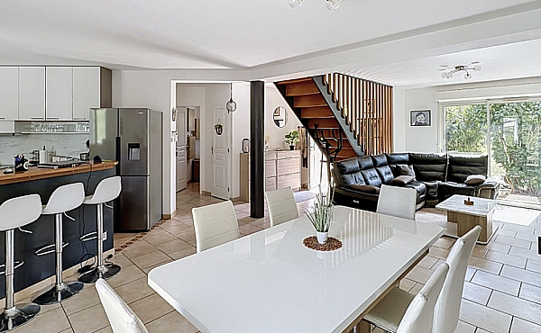Property_For_Sale_in_France_with_Cle_France_Join_our_mailing_List_AXL06215_10