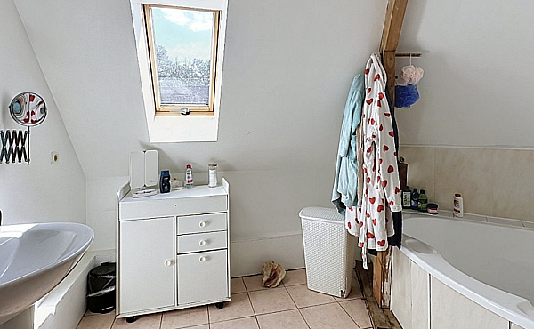 Property_For_Sale_in_France_with_Cle_France_Join_our_mailing_List_AXL06215_28