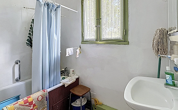 Property_For_Sale_in_France_with_Cle_France_Join_our_mailing_List_AXL06217_37