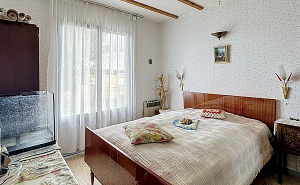 Property_For_Sale_in_France_with_Cle_France_Join_our_mailing_List_AXL06217_40