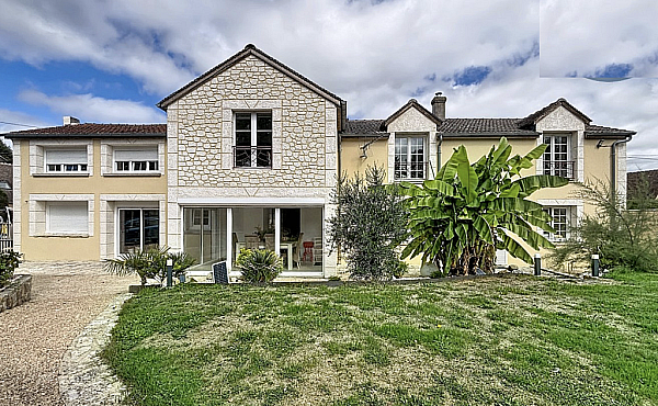 Property_For_Sale_in_France_with_Cle_France_Join_our_mailing_List_AXL06221_03
