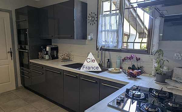 Property_For_Sale_in_France_with_Cle_France_Join_our_mailing_List_AXL06223_5.47