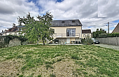 Detached House with Garden on Countryside View