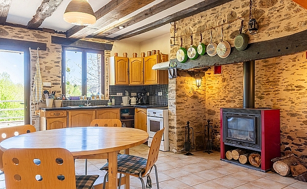 Property_For_Sale_in_France_with_Cle_France_Join_our_mailing_List_AMR00139_20_edited