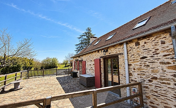 Property_For_Sale_in_France_with_Cle_France_Join_our_mailing_List_AMR00139_404_140634_1