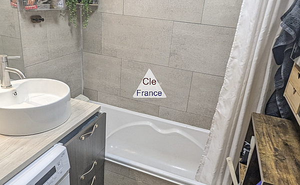 Property_For_Sale_in_France_with_Cle_France_Join_our_mailing_List_AXL06279_37