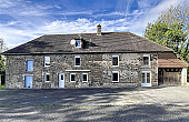 Detached Country House with Outbuilding in Three Hectares