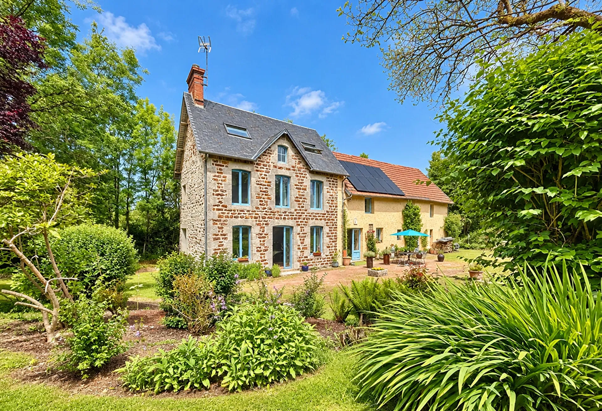 Detached Country House with Several Outbuildings