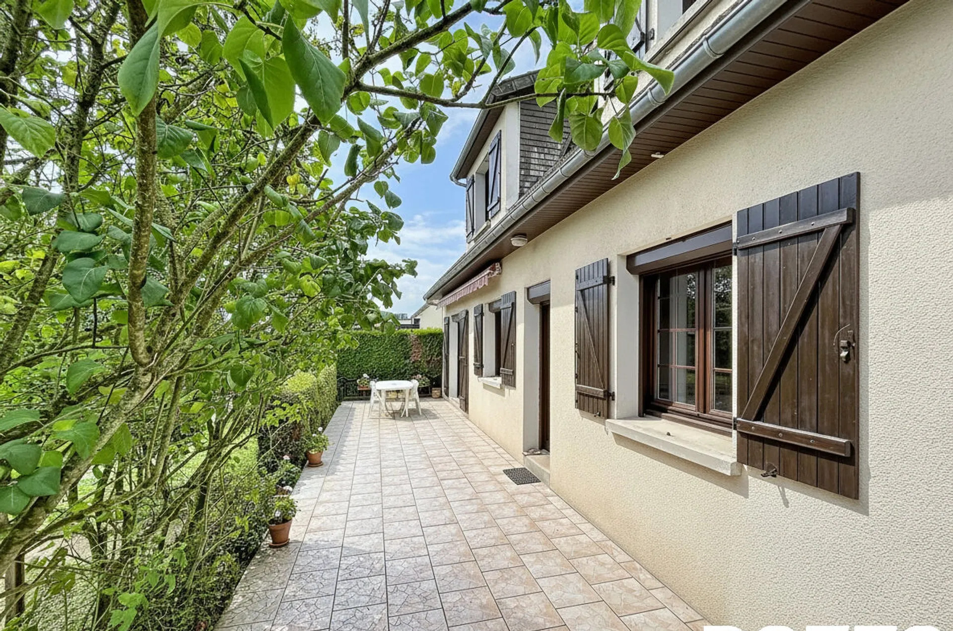 Detached Family Home with Lovely Garden