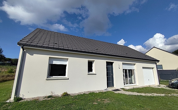 Detached Single Storey House with Garden