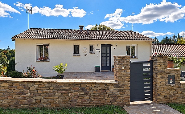 Property_For_Sale_in_France_with_Cle_France_Join_our_mailing_List_AMR00141_154326_1