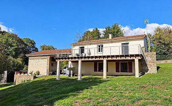 Property_For_Sale_in_France_with_Cle_France_Join_our_mailing_List_AMR00141_154754_1