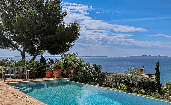 Property_For_Sale_in_France_with_Cle_France_Join_our_mailing_List_XRE00103_-25