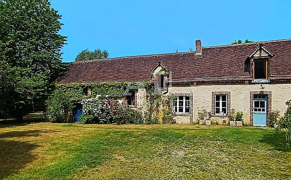 Property_For_Sale_in_France_with_Cle_France_Join_our_mailing_List_DJV06370_a