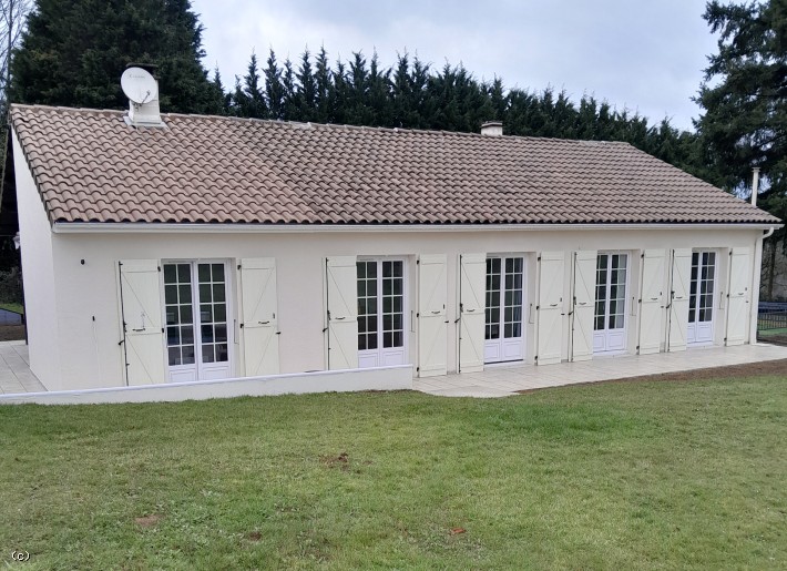 Delightful Detached Bungalow with Lovely Garden