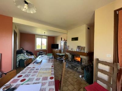 Detached House With Garden And Garage